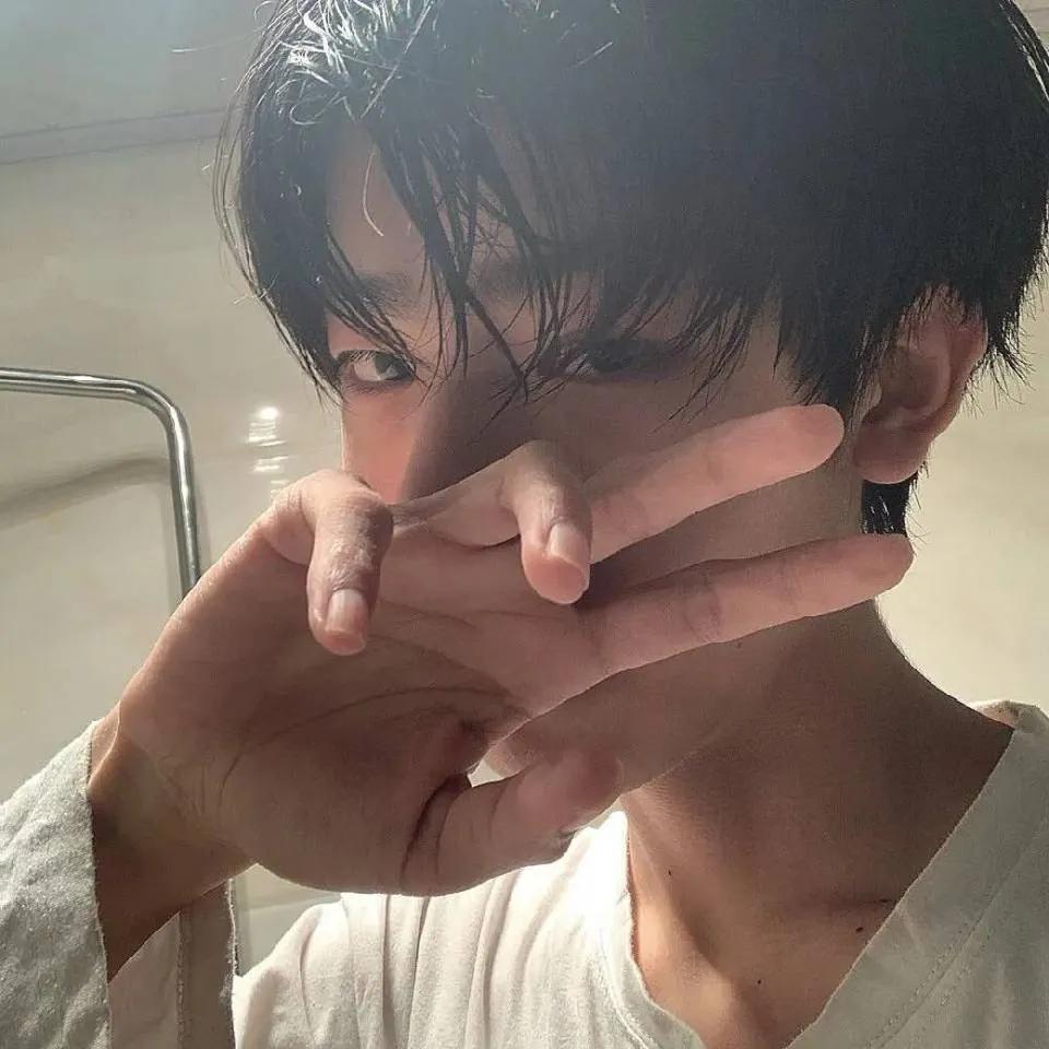 老公总是疑神疑鬼怎么办,如果丈夫老是对你疑神疑鬼