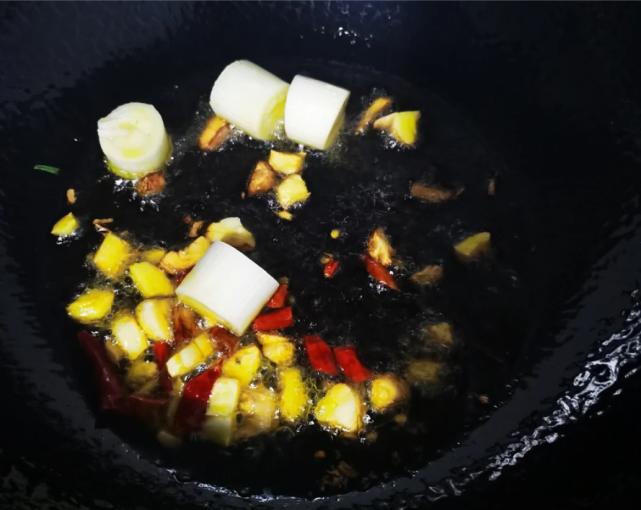 螺蛳这样做解馋又下酒,螺蛳除了爆炒之外还可以怎么吃