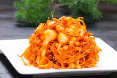 小时候吃的野菜视频,小时候吃的凉拌野菜