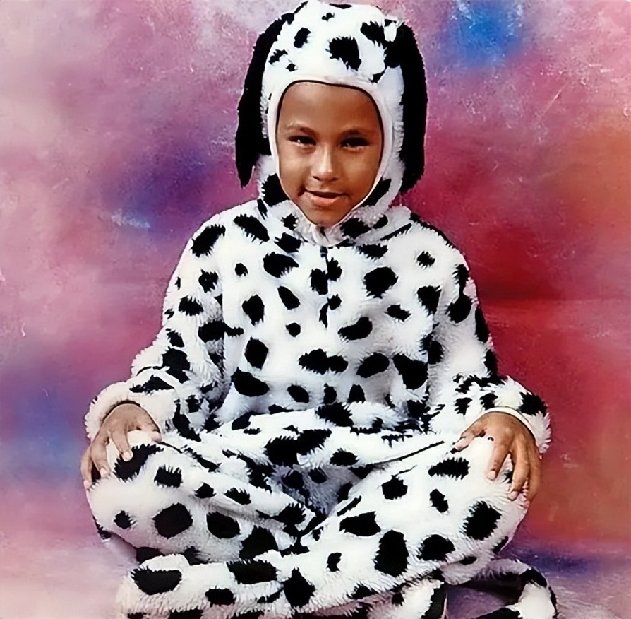 足球球星小时候与长大后对比,各足球明星的小时候