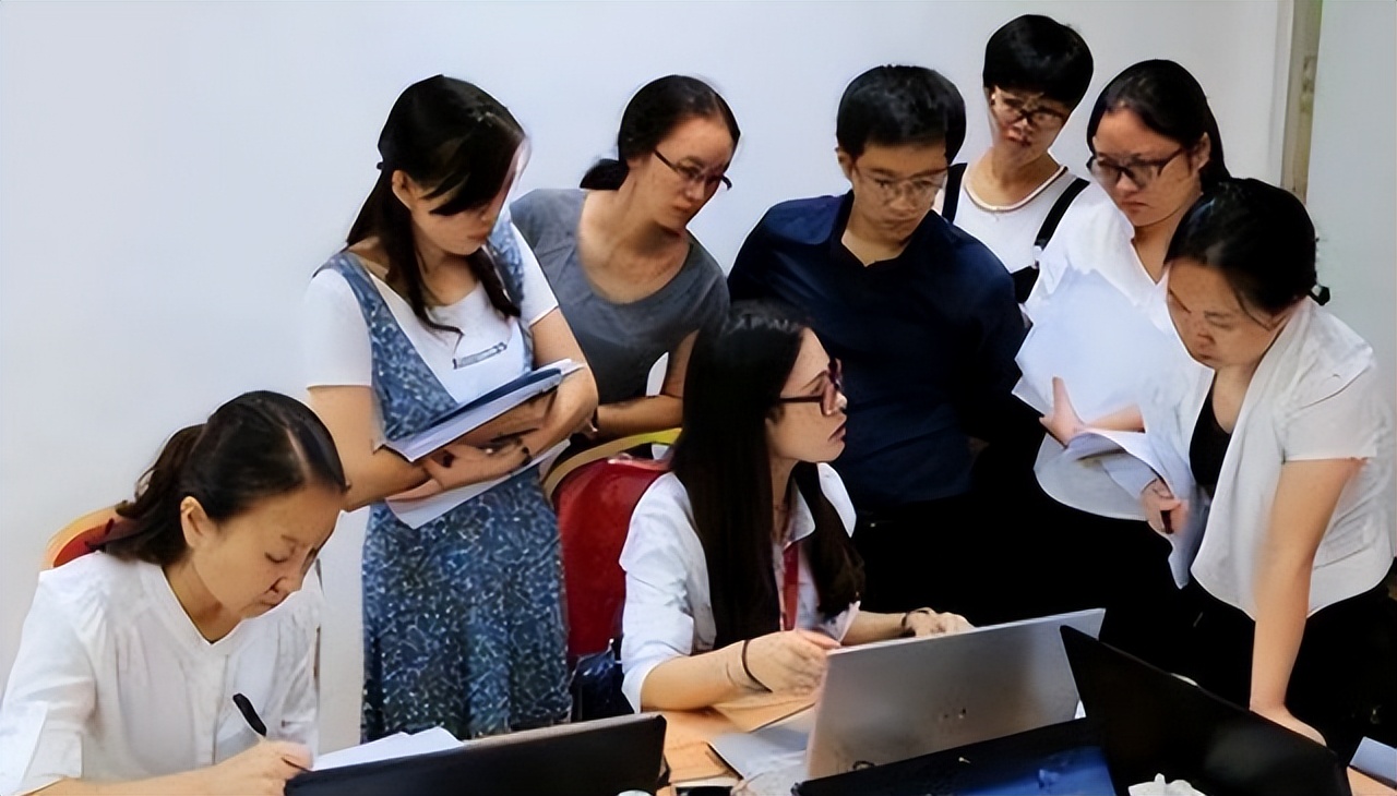 上海本科生平均工资2023,上海本科生就业工资