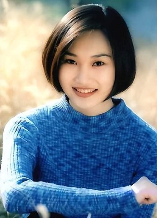 央视新闻主持人李梓萌工作图片,央视主持人李梓萌卖货