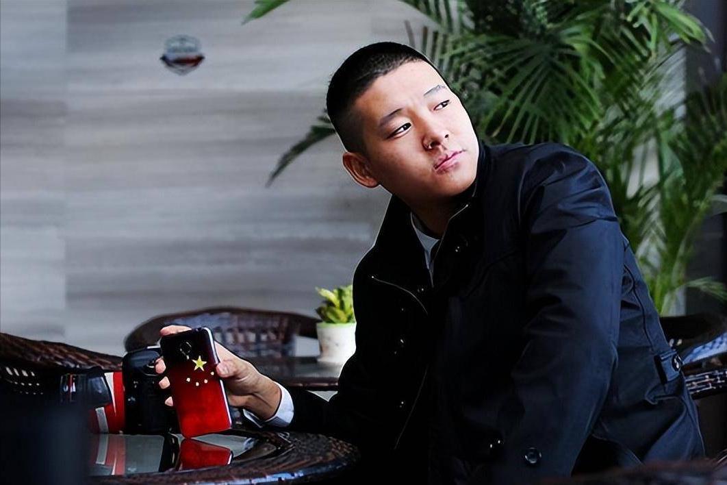 万能充发明者陈天晗现状如何了,发明万能充的陈天晗赚了多少钱