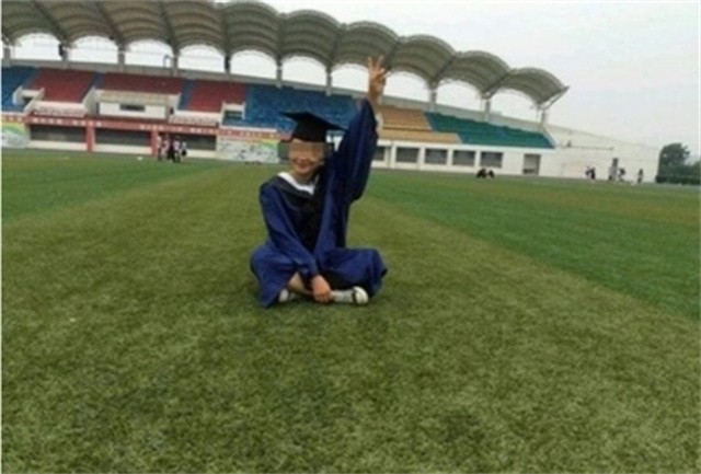 2009年，女毒贩为爱拒供黑人男友，被判死刑后哭着向父母表示忏悔