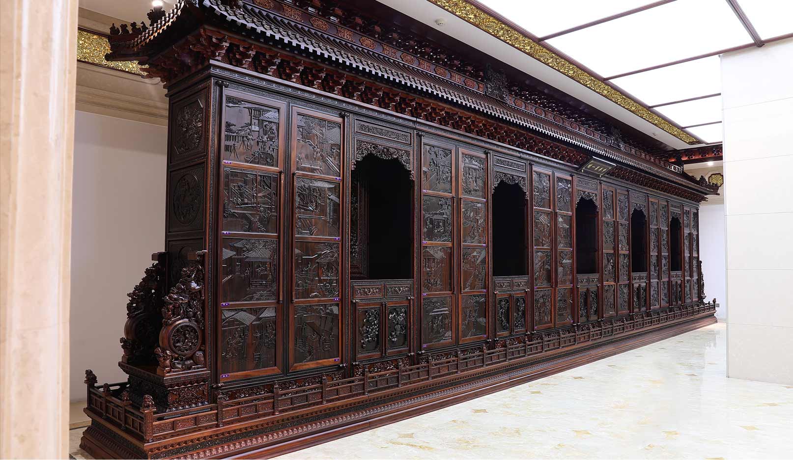 紫檀木材质特性,假紫檀木和真的紫檀木有什么区别