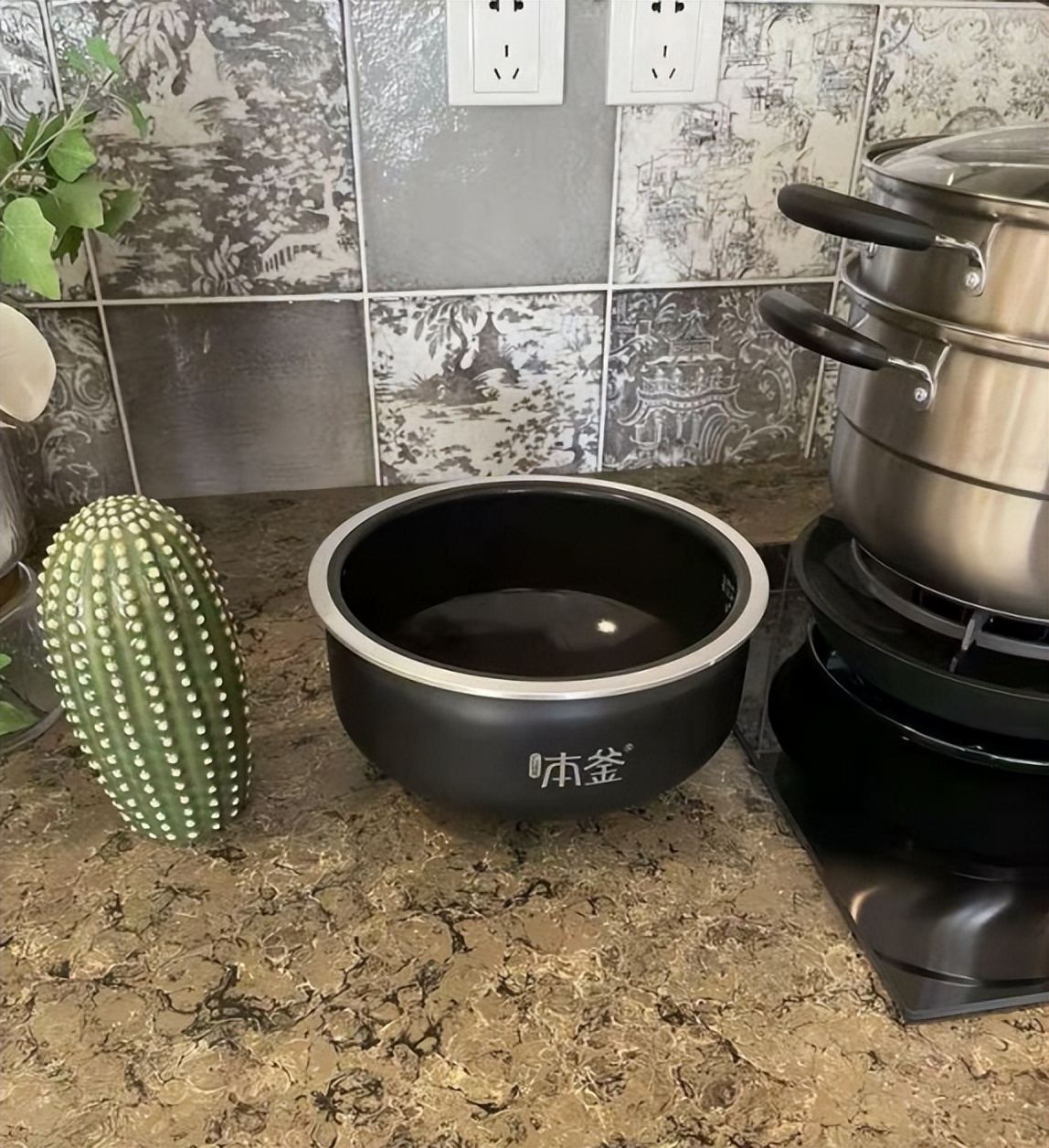 电饭煲贵的和便宜的有什么区别,电饭煲有必要买两个胆的吗