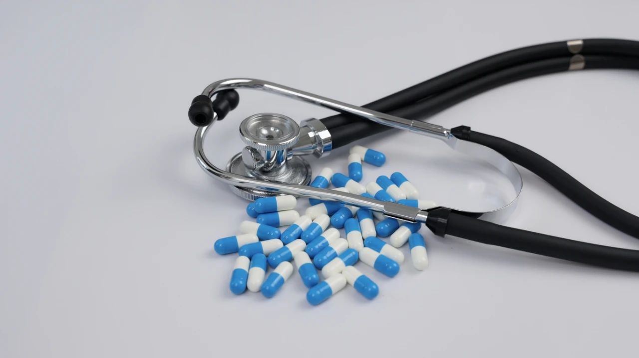 口腔溃疡吃维生素b2还是维生素c好,口腔溃疡吃维生素c还是维生素b好