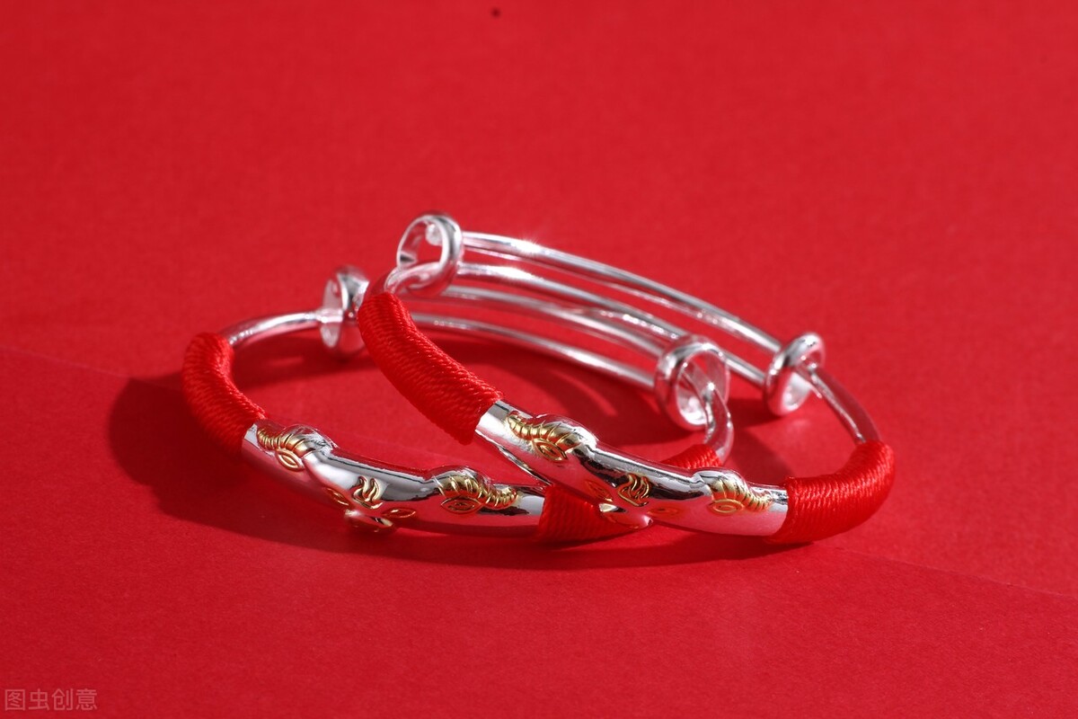 你给宝宝买过鸡肋的东西吗,小孩戴银饰品真的有那么多好处么