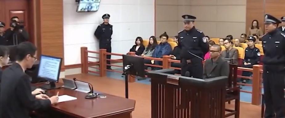 18岁购买玩具枪被判无期,网上买玩具枪判刑案件