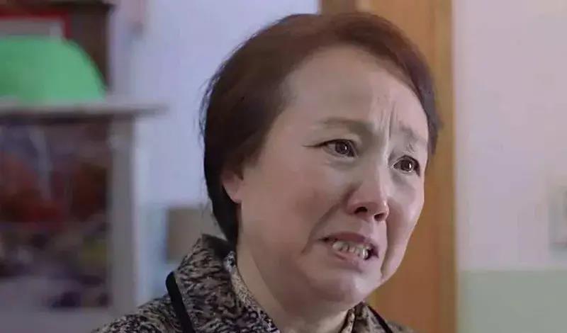 月子岳母惊现弟媳,丈夫痛哭失财失爱