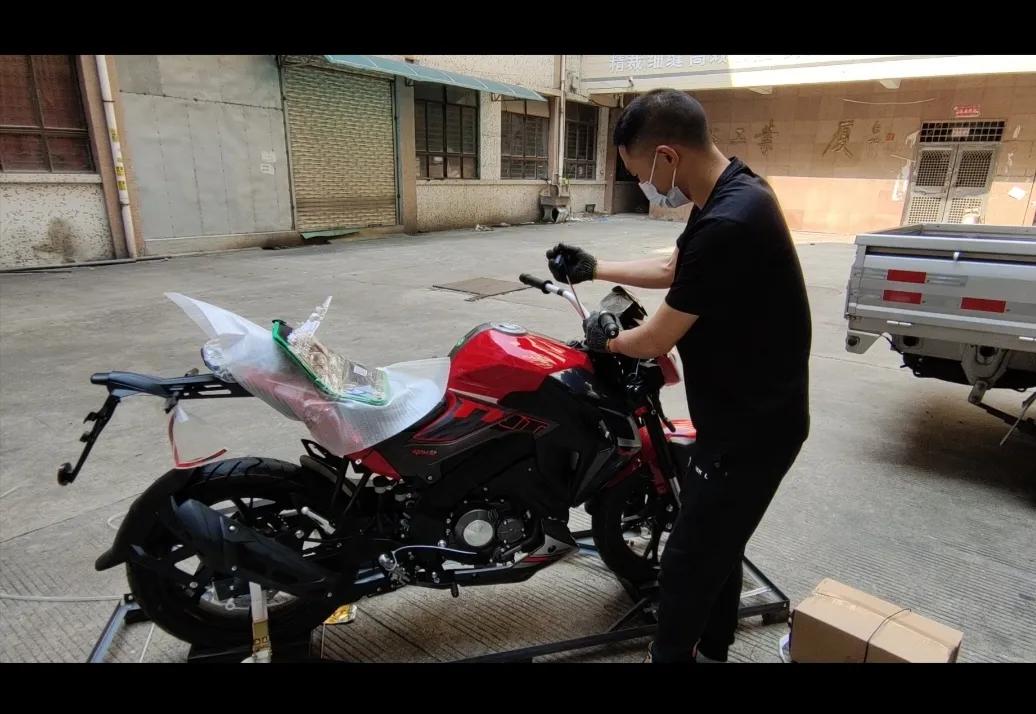 22年贝纳利小迅龙150白色,22款贝纳利150小迅龙属于什么车