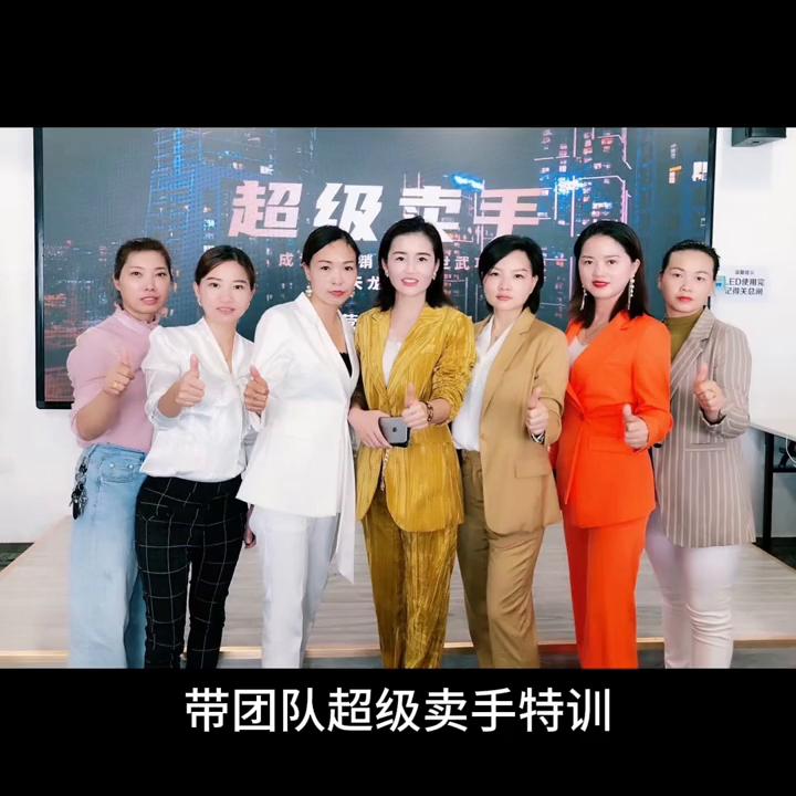 一路的成长和陪伴,一路见证我的成长与蜕变的人