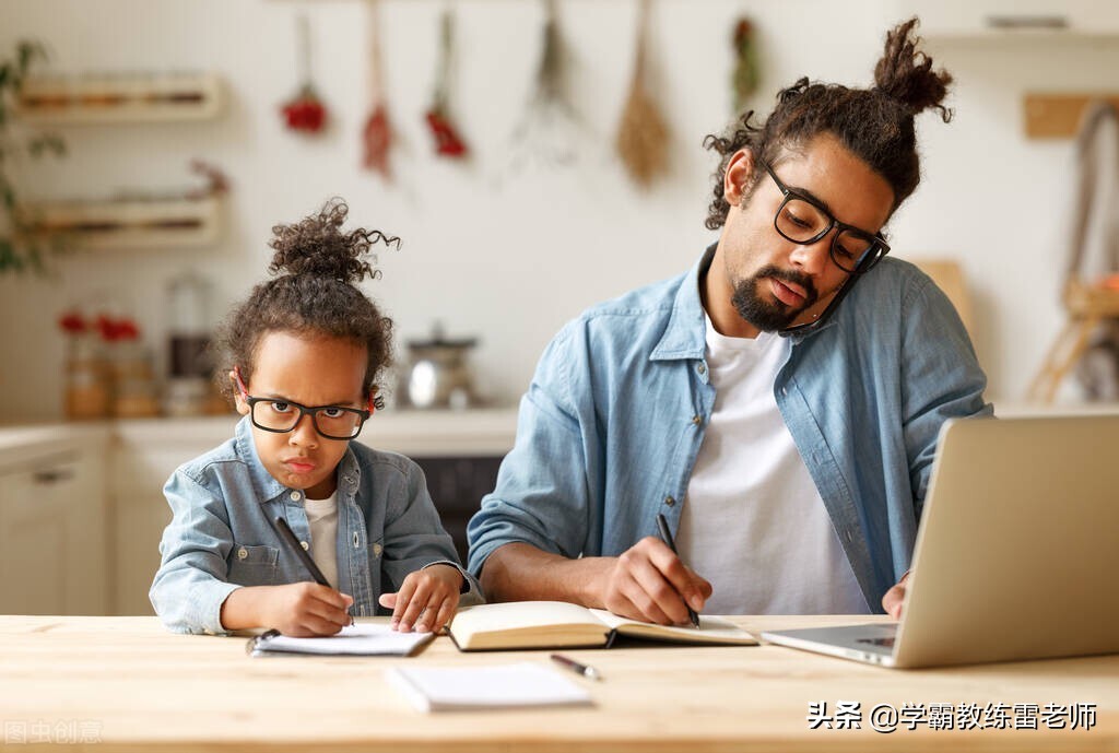 孩子不写作业被父母说教,孩子不写作业被妈妈训