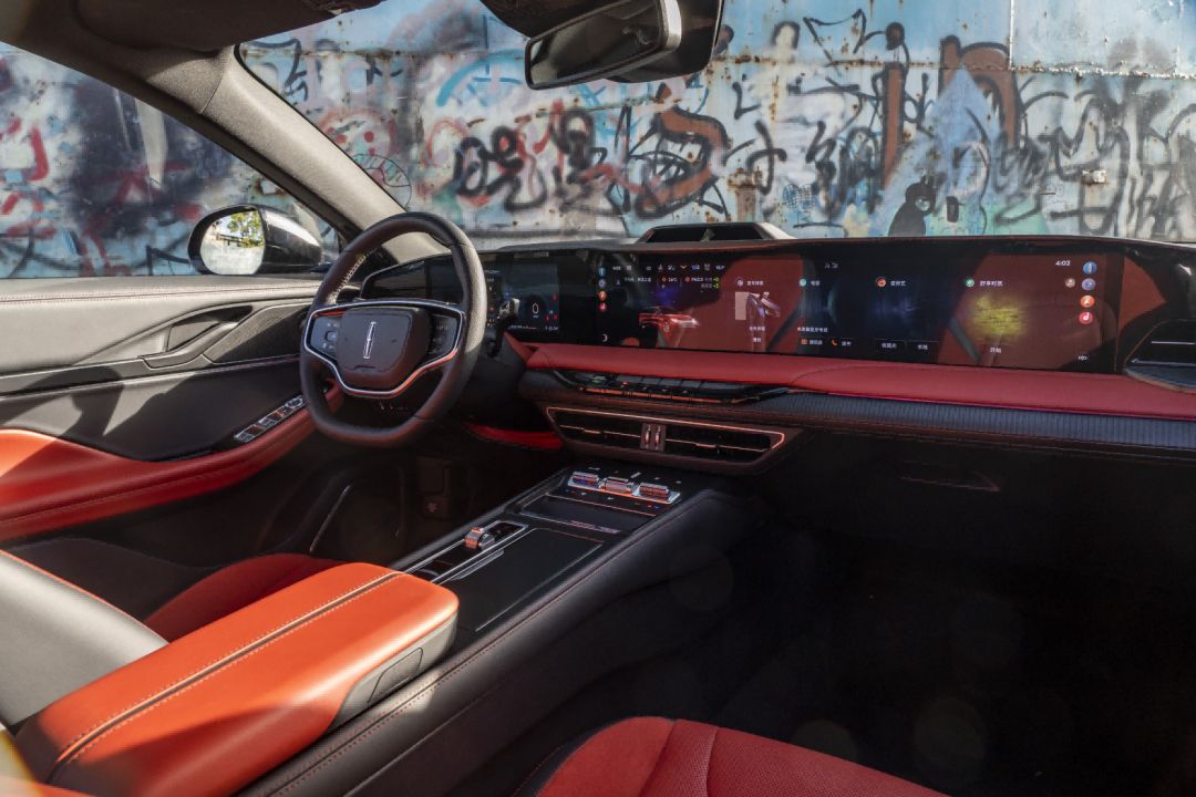 新款林肯z试驾,22款林肯z银色试驾