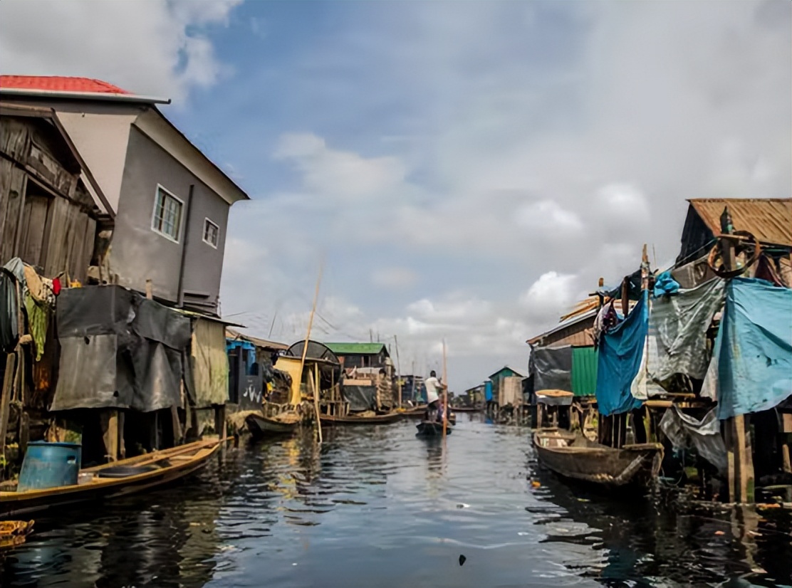 世界上最大的水上贫民窟纪录片,世界上最大的水上贫民窟是