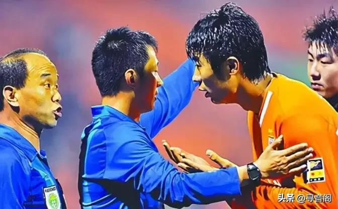 裁判马宁为什么没有手臂,裁判马宁怎么处理了