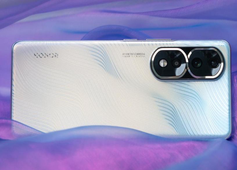 给长辈买手机推荐,给父母买手机推荐用哪款