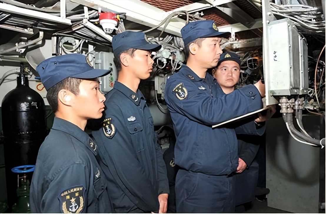 中国高级技工缺2200多万，本科生毕业没工作，技校招生却无人问津