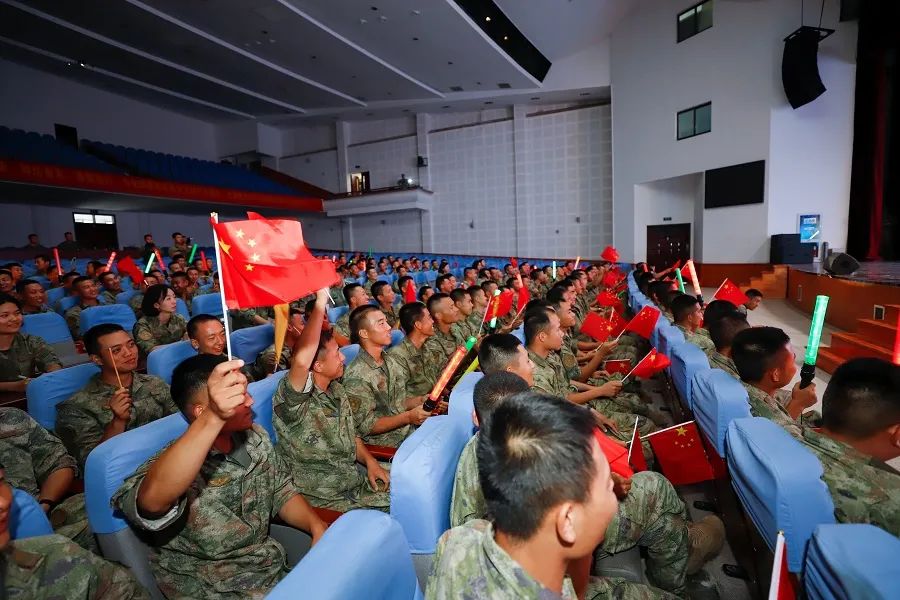 兵哥哥实力炫腹恶作剧,巅峰对决超燃剪辑海军兵哥哥炫腹