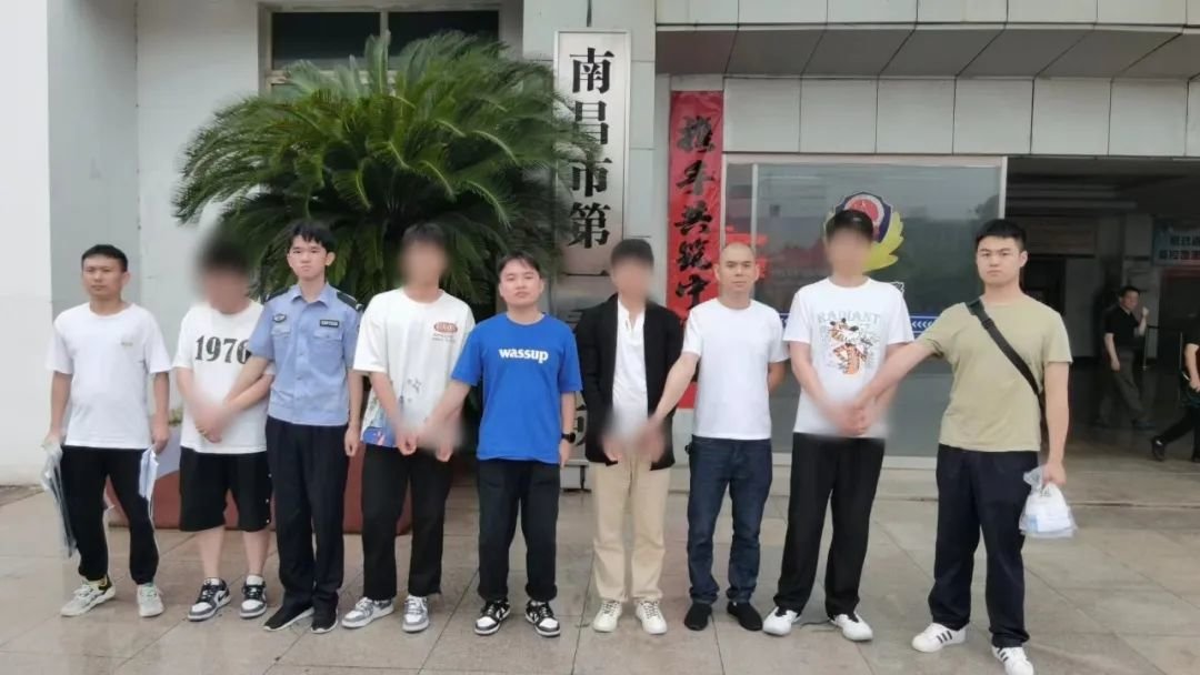 诱导市民上*证假**券App炒股，南昌警方跨省捣毁电诈软件技术窝点，抓获14人