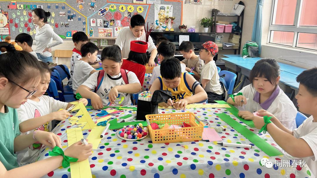 首届56个民族服饰创意大赛,五十六个民族服饰展介绍