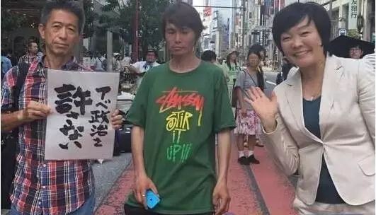政治牛人安倍的另一面：向妻子“投降”，独宠麻烦夫人
