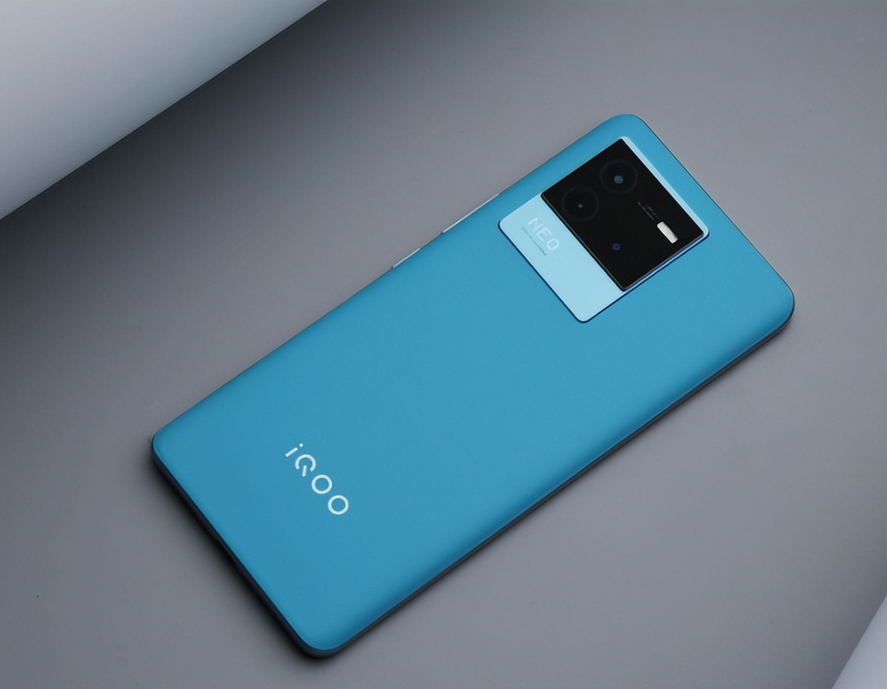 2000—2999元手机性价比排名：RedmiK50至尊版排名第二