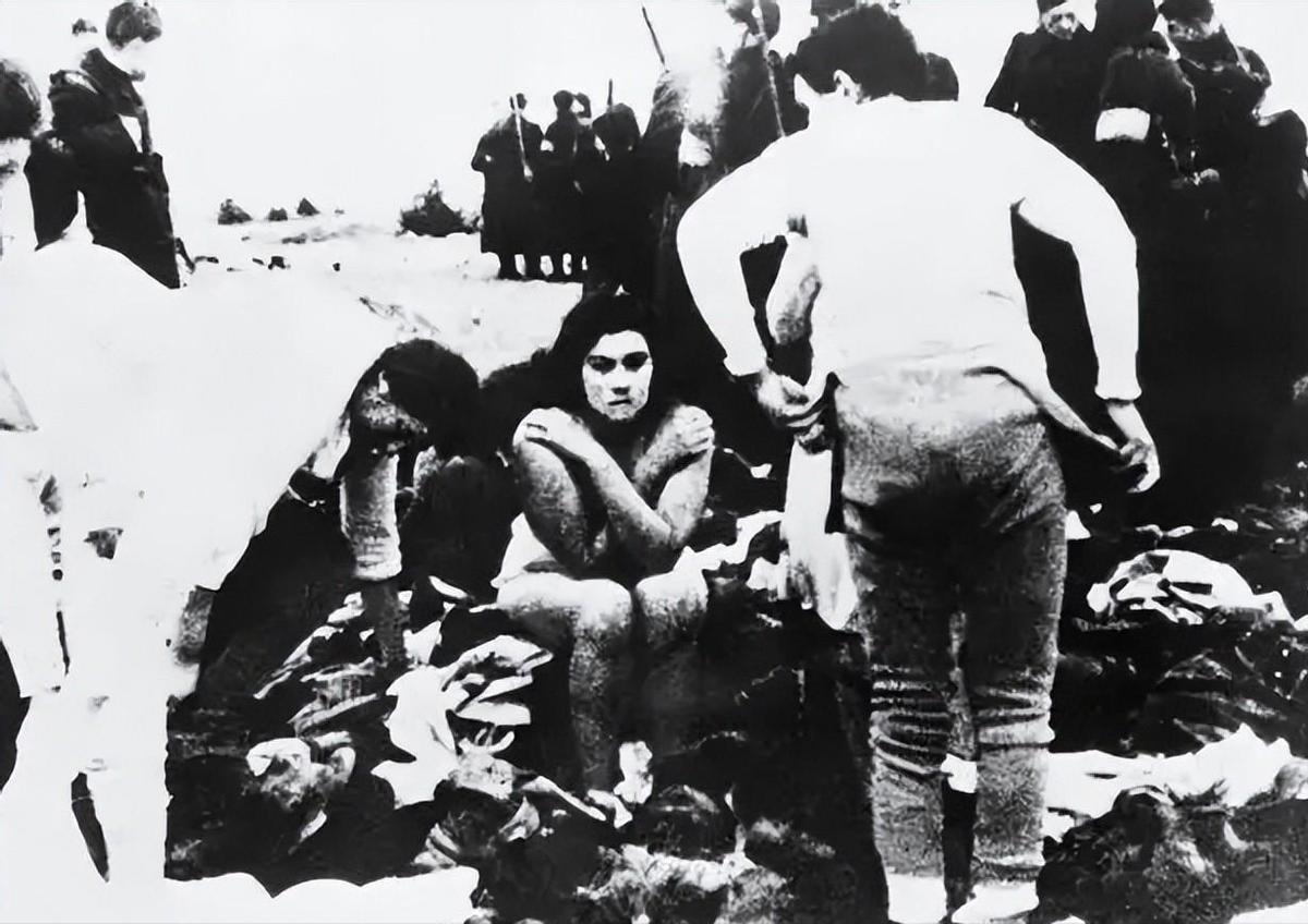 纳粹德国屠杀犹太女人,变态纳粹