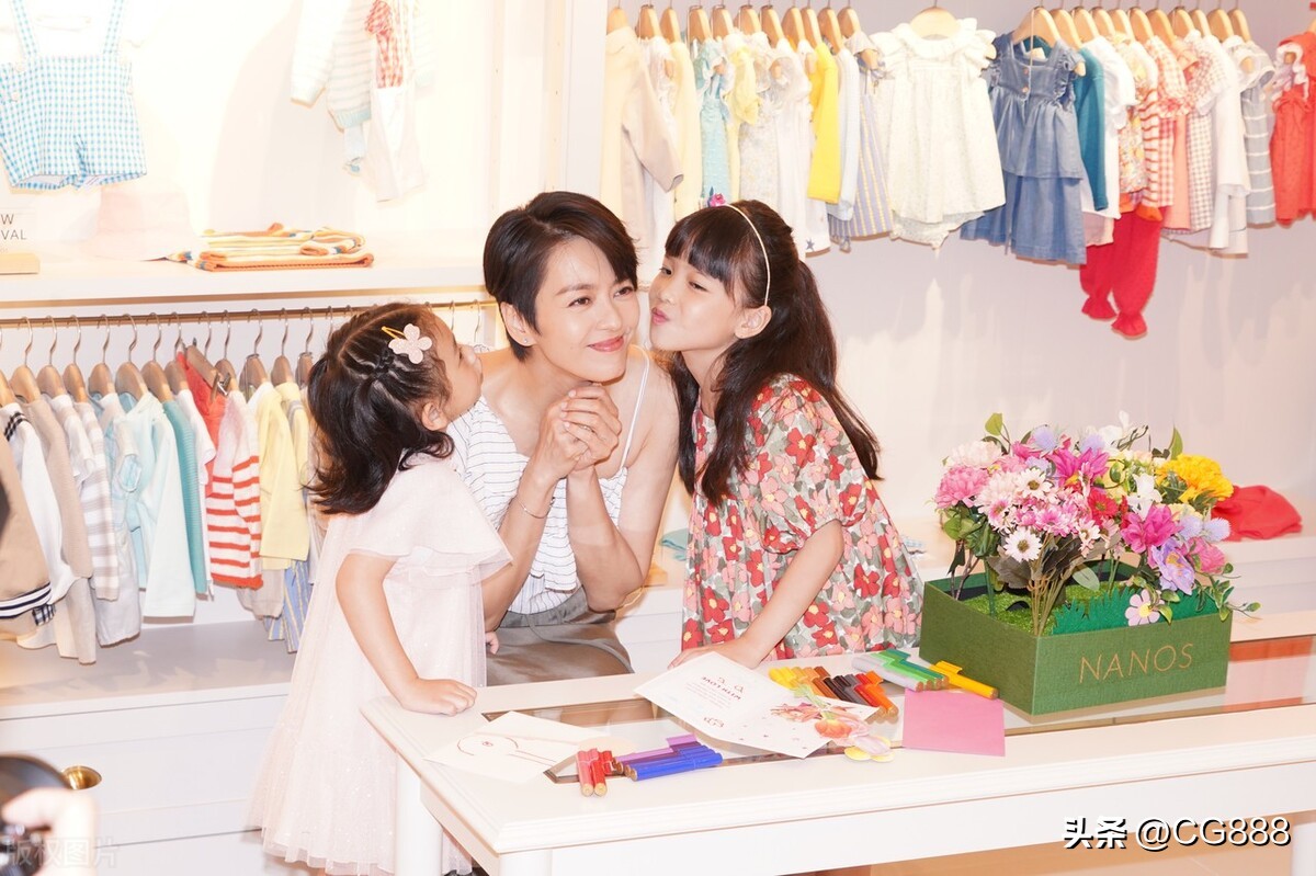 梁咏琪出席西班牙童装品牌活动