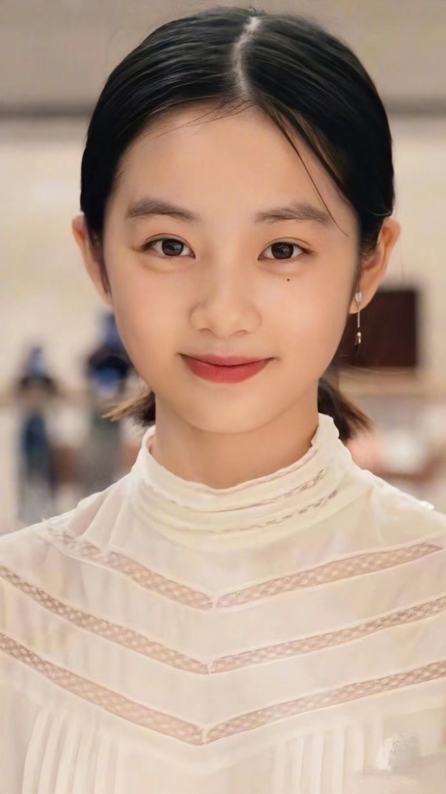 黄磊16岁大女儿气质大变,黄磊16岁女儿晒生活照继续访问