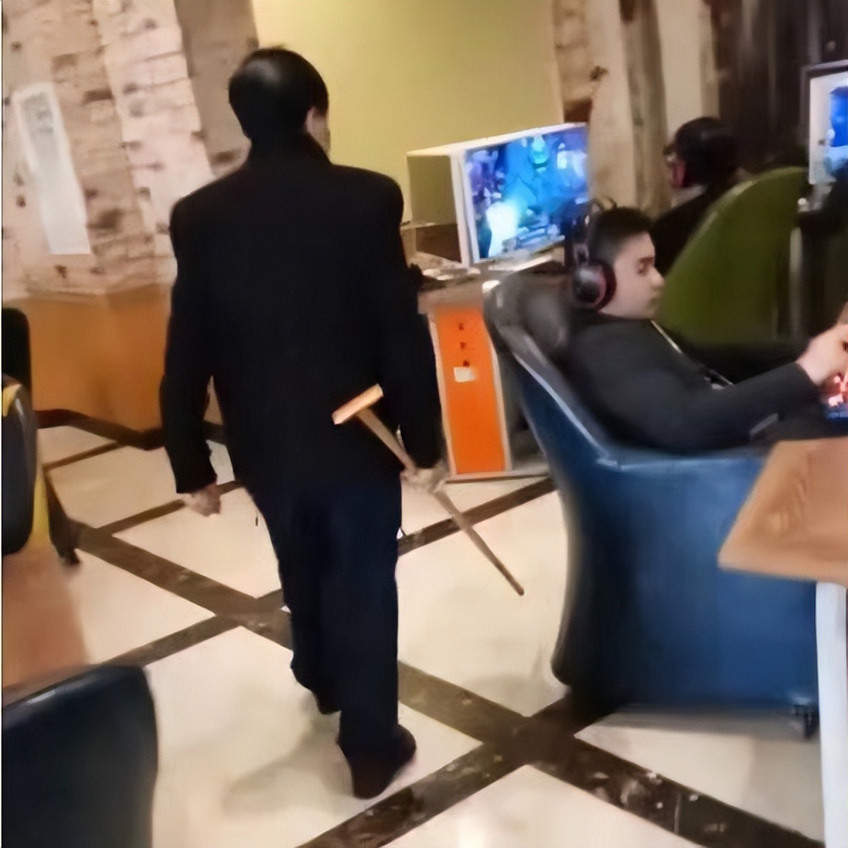 90后火极一时的网吧没落了,网吧是如何兴起又是如何没落的