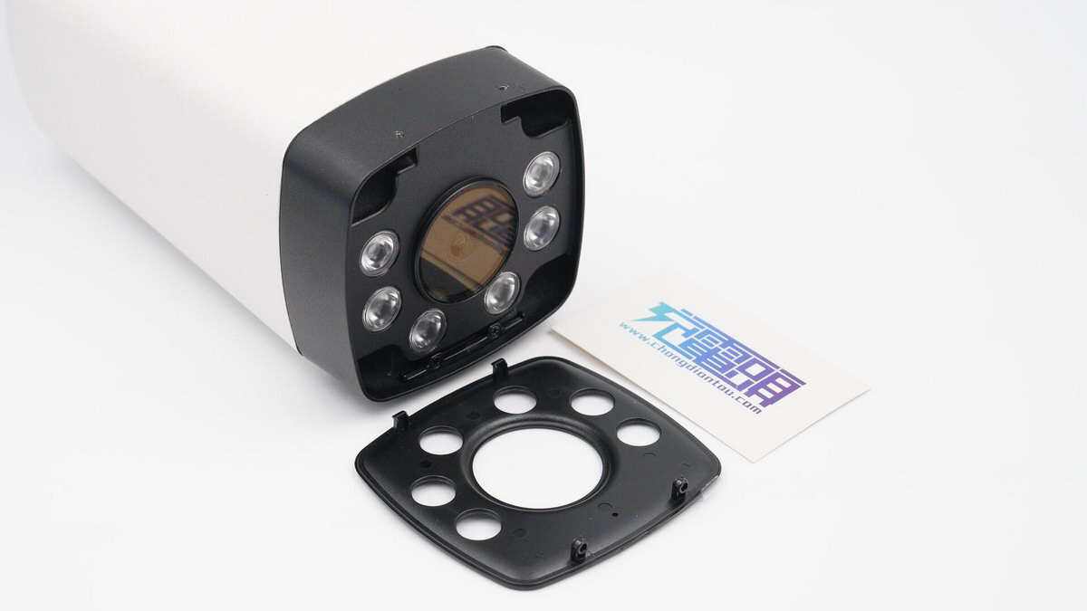 熟悉亦不熟悉,内部长啥样?拆解长视高清网络监控摄像机看看