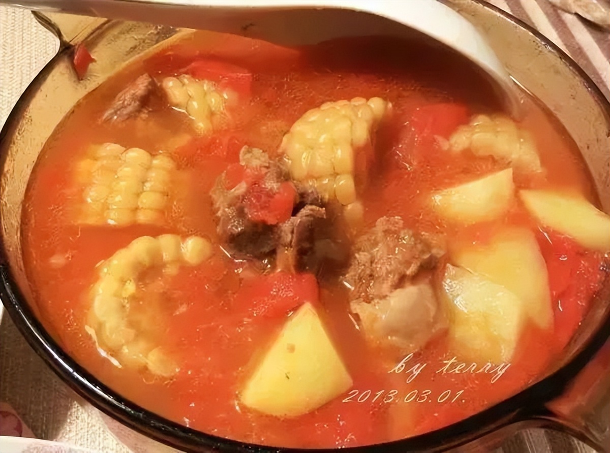 孩子用勺子喂饭不肯吃怎么办,孩子吃饭手不扶碗怎么改