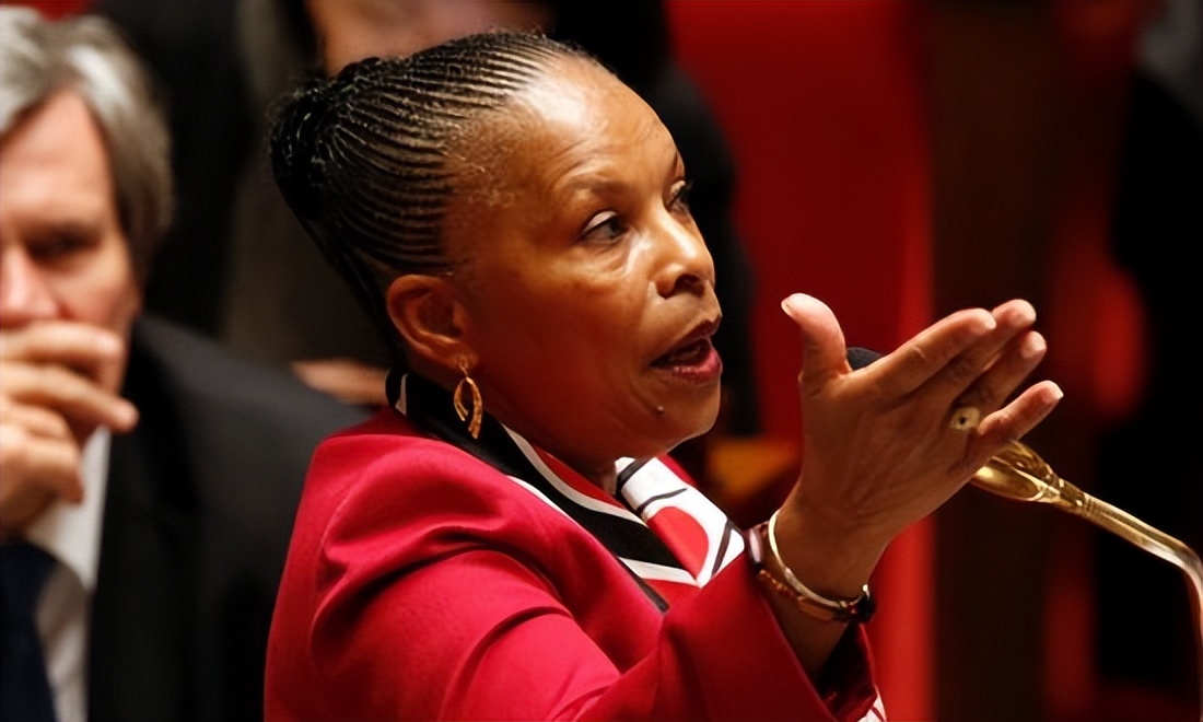 高卢雄鸡变为高卢乌鸦,高卢雄鸡变为高卢乌鸦多少年