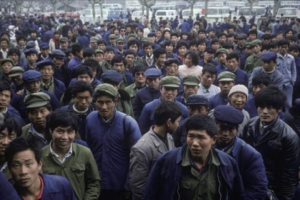 公安部长上交*小平邓**一份报告，邓公看后直言：这根本解决不了问题