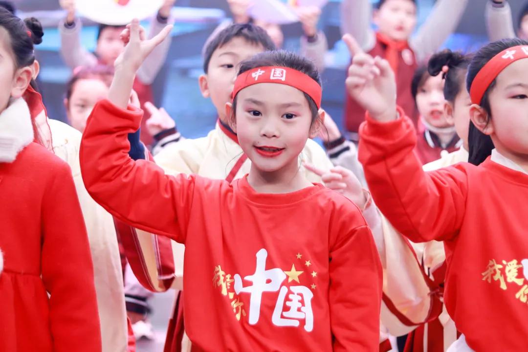 红领巾向未来少先队活动课,红领巾向未来小学班会