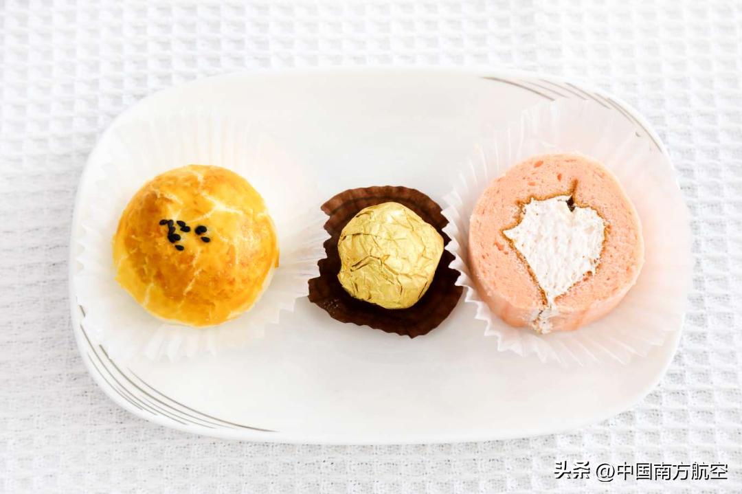 南航国际航班付费经济舱,南航飞机选餐流程