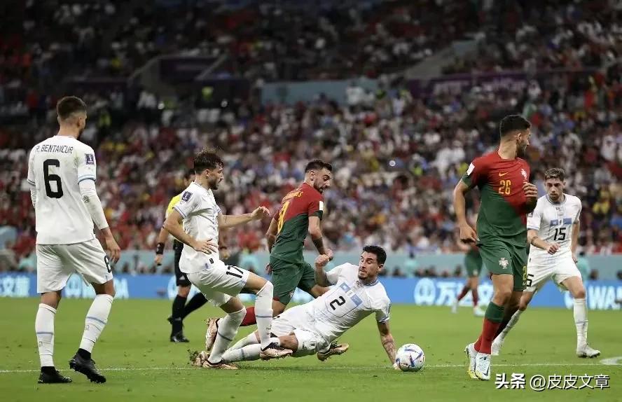 主裁未判给乌拉圭点球,裁判不给乌拉圭点球