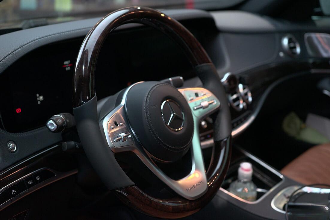 车窗贴膜被刮花的原因,车窗贴膜被撕留下的痕迹怎么处理