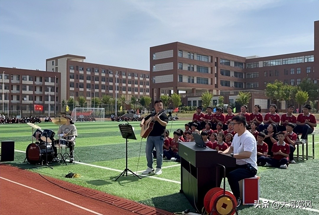 中牟县新圃街小学足球文化节2018,小学足球文化节开幕式