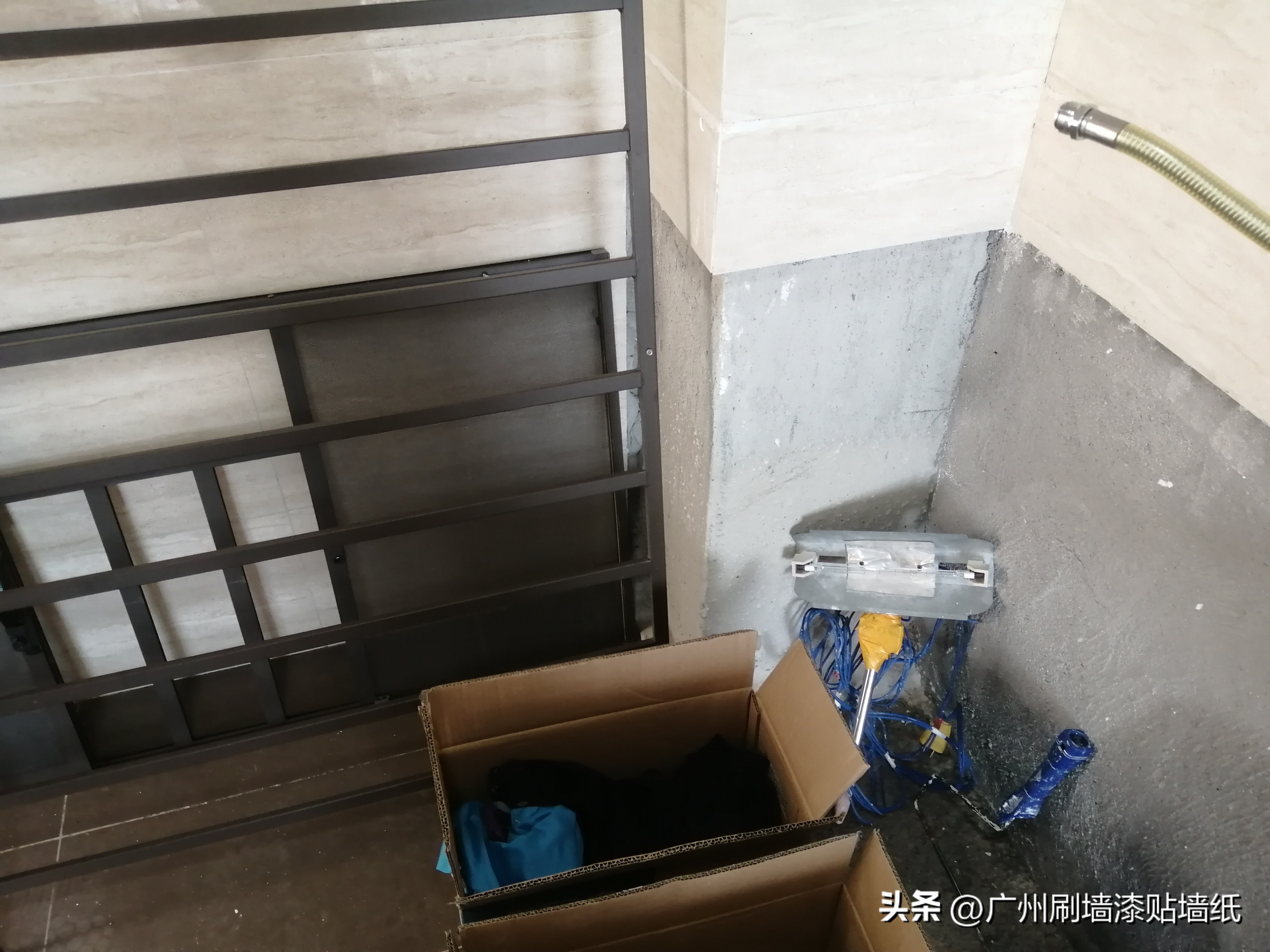 广州刷墙师傅的装修日记,厨房墙壁砖贴胶