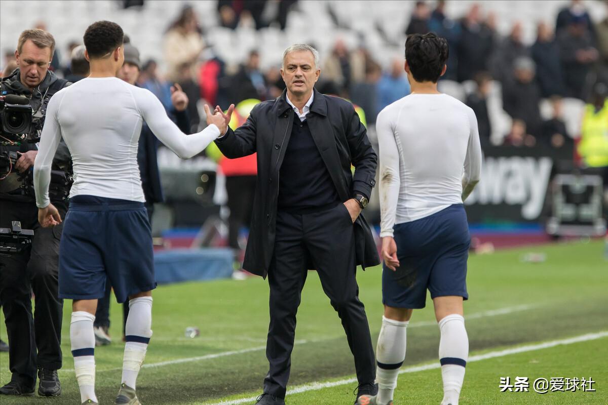 穆里尼奥向热刺球迷道歉,穆里尼奥疯狂庆祝