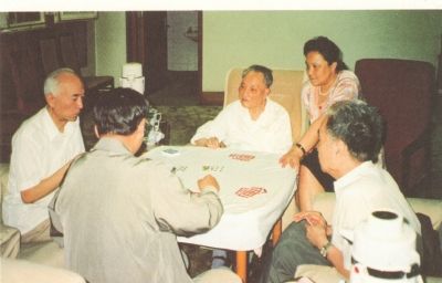 1987年*小平邓**邀请马拉多纳来中国踢球，马拉多纳：没有三亿我不去