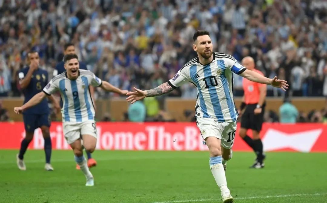 梅西捧杯完整版视频,梅西捧得大力神杯那段