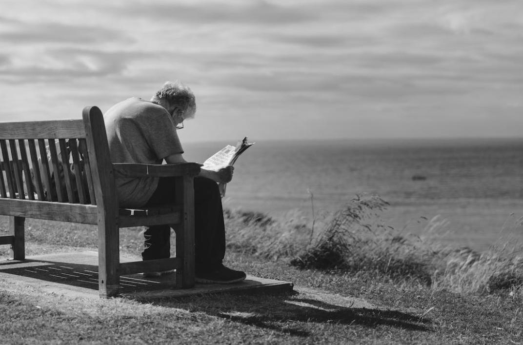 解决抑郁疾病科幻画,绘画治愈抑郁案例