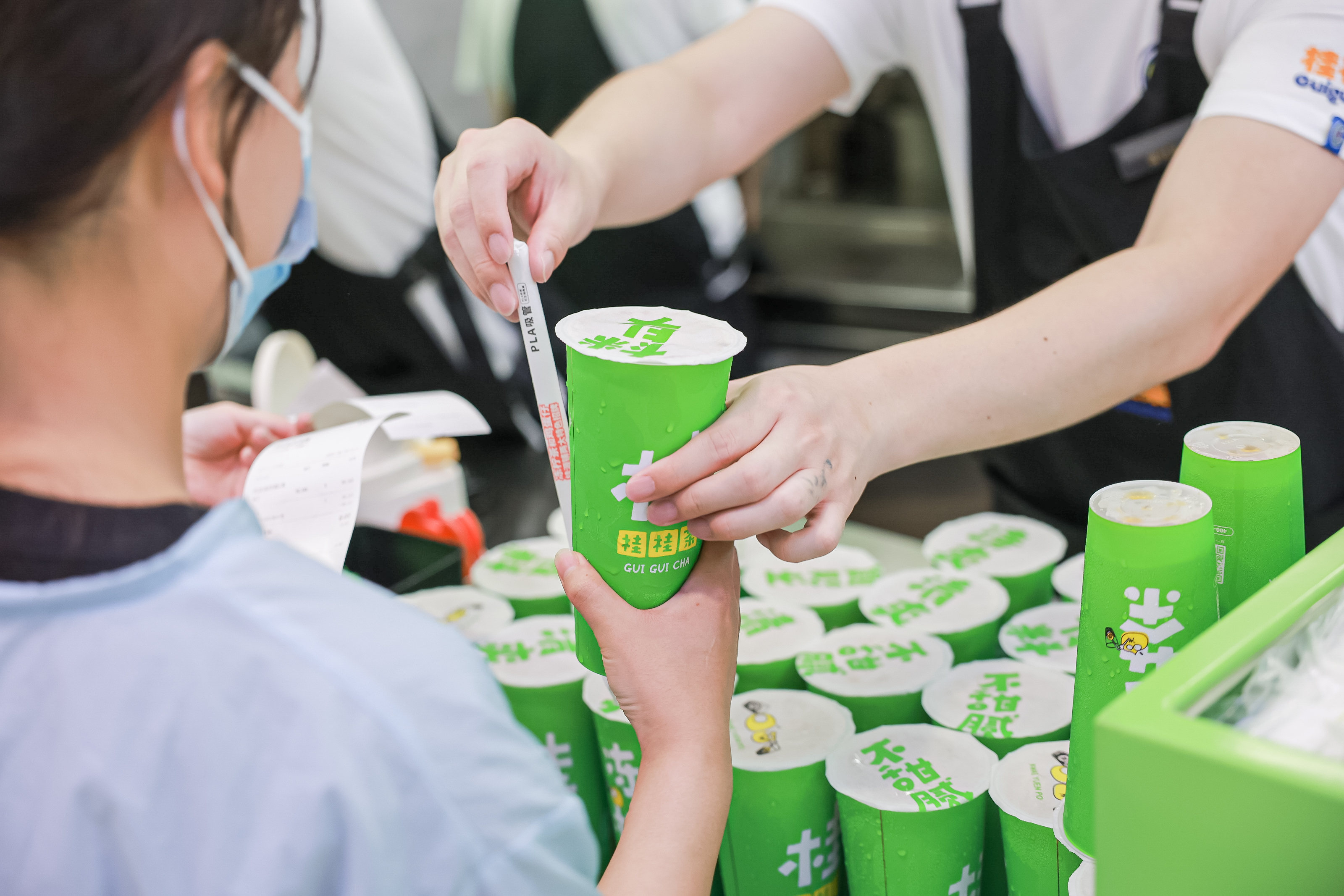 桂桂茶加盟赚钱吗,桂桂茶告诉你奶茶加盟前景如何