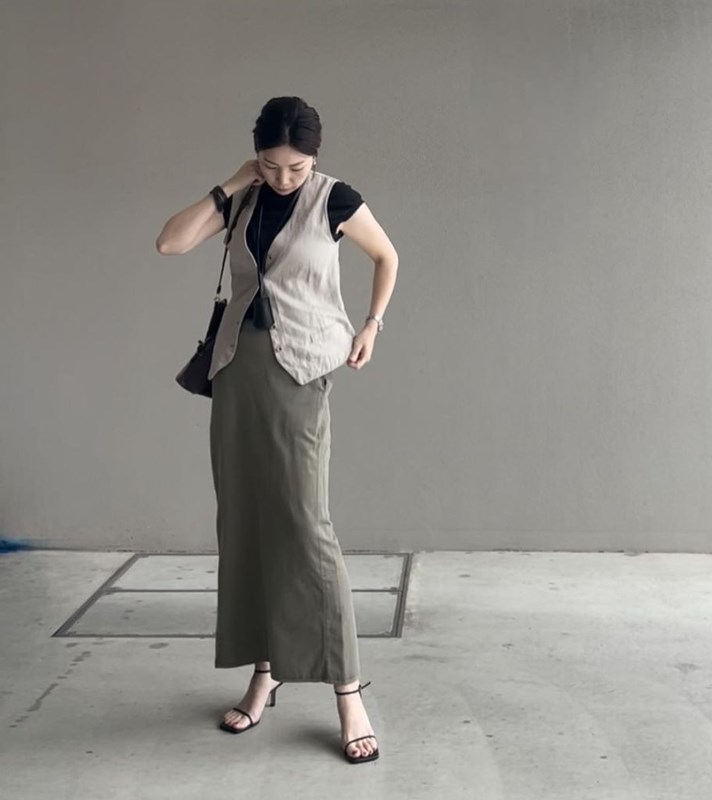 上了年纪不要穿得太幼稚,上了年纪千万别再穿灰色和驼色