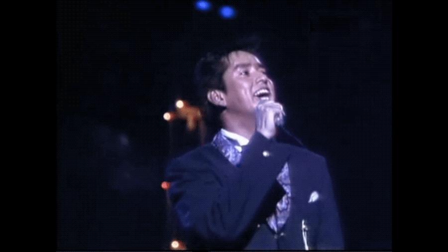 张国荣80年代天王巨星现场,80年代香港的天王巨星和天后