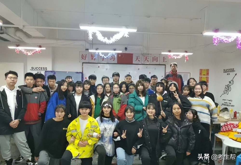 陕西考生网赞扬-西安博雅艺术职业中学优秀教师-薛凡