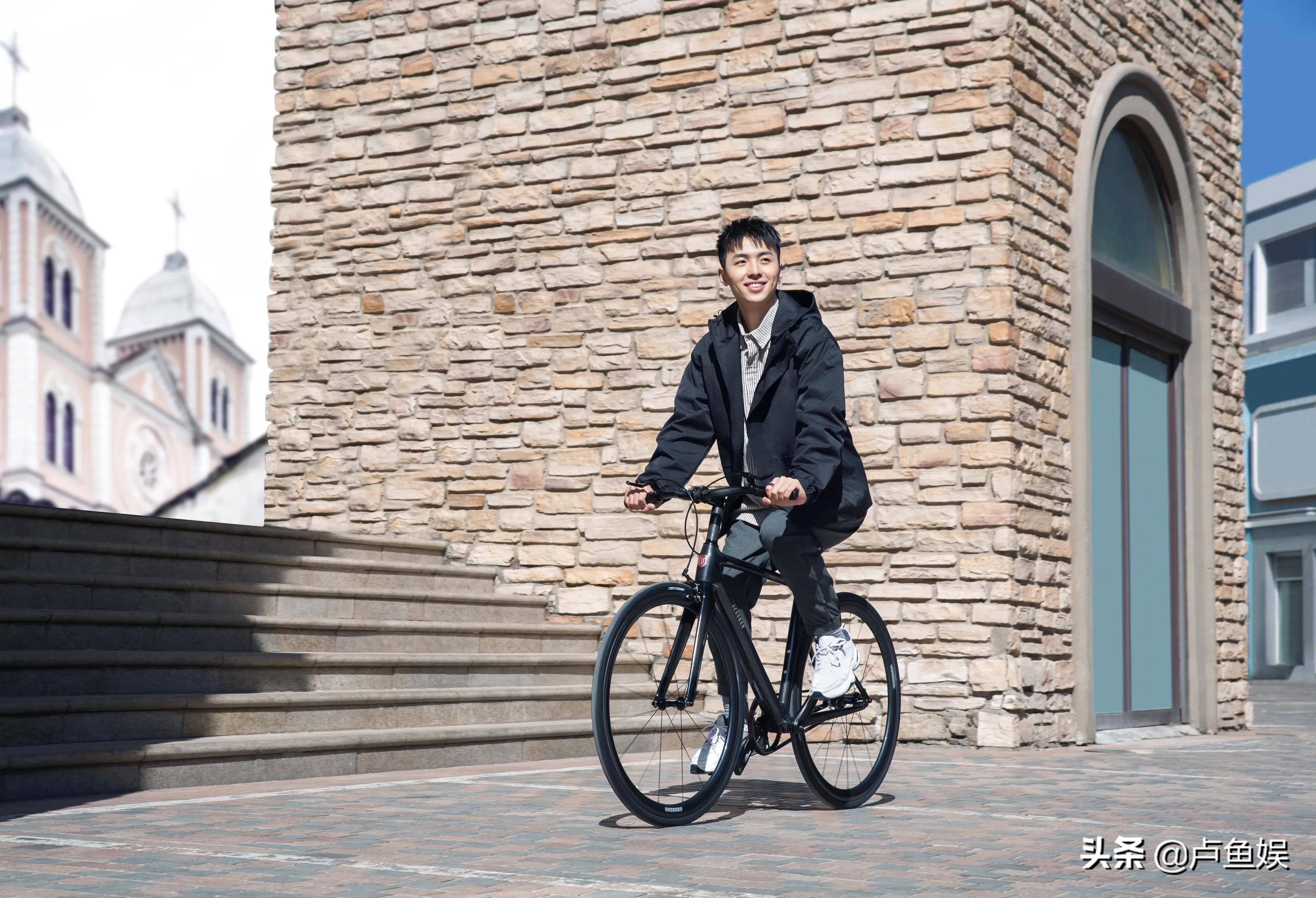 入门级碳纤维公路自行车,碳纤维自行车到底有多好骑